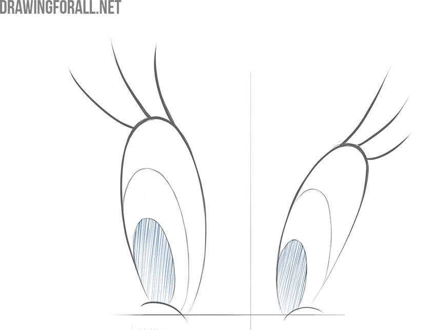 Fill the pupils with even hatching